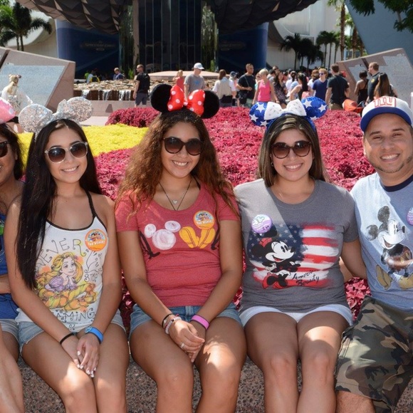 Meet your Posher, Sonia - Picture 2 of 4